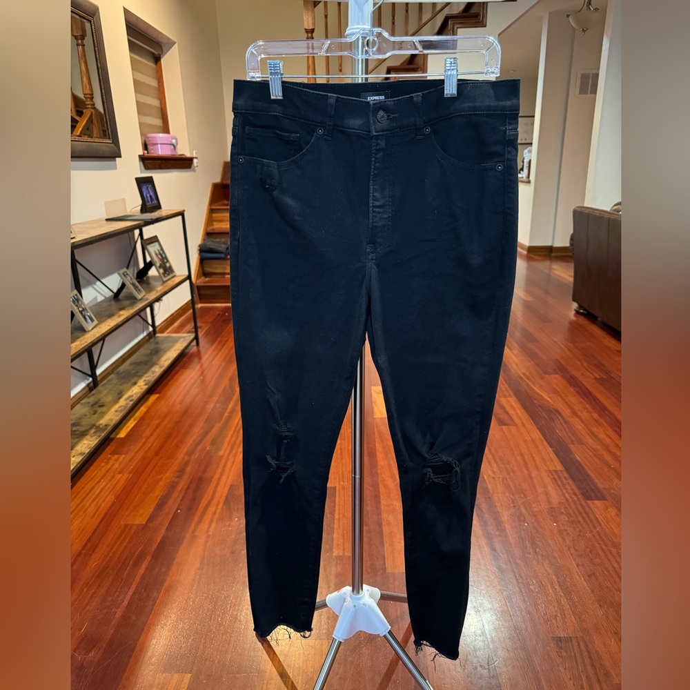 Women’s Black Ripped Jeans